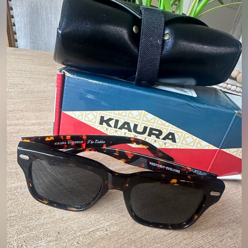 KIAURA Eichler Tortoise Shell Glasses.